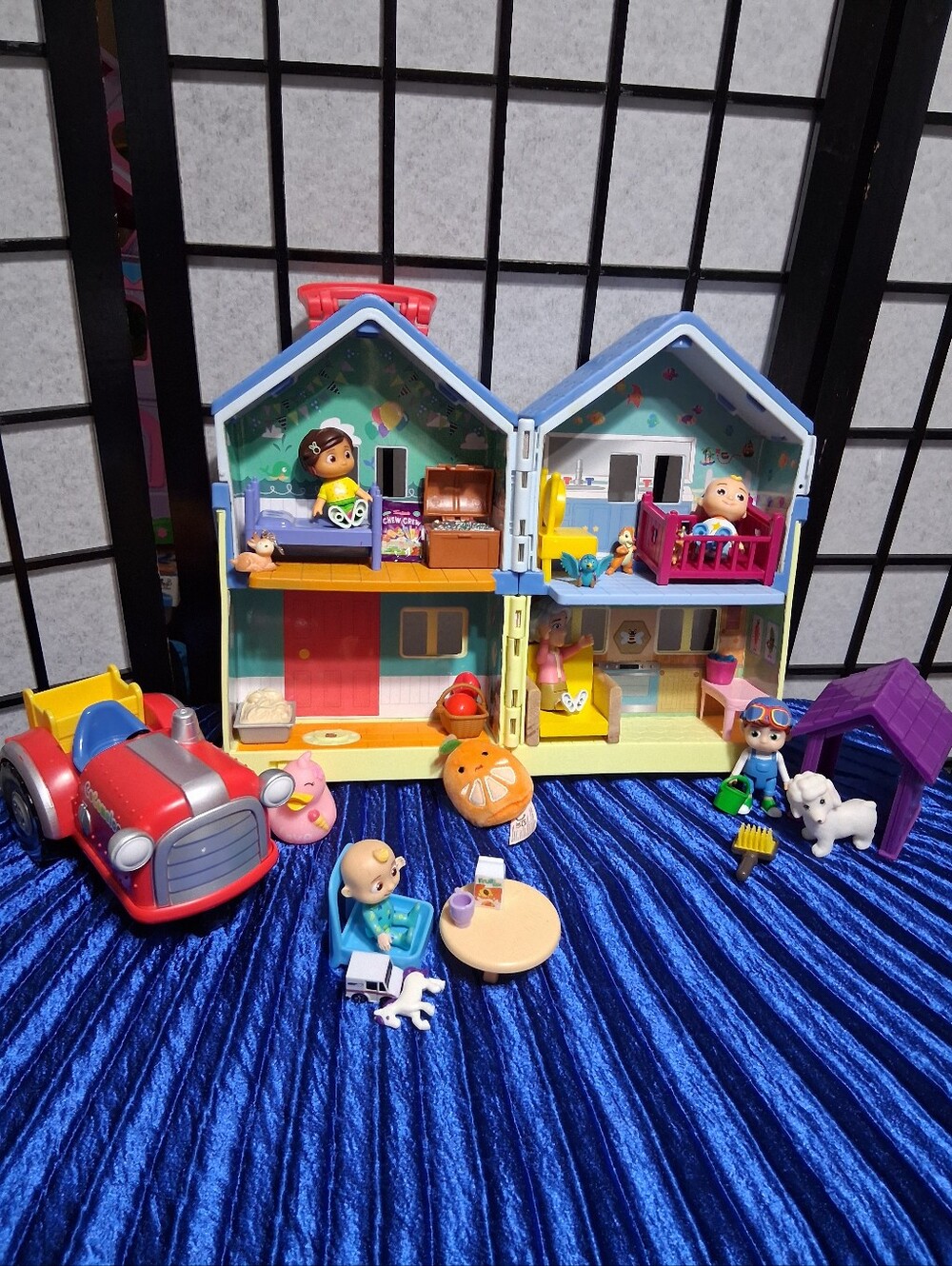 CoComelon Deluxe Family House Playset